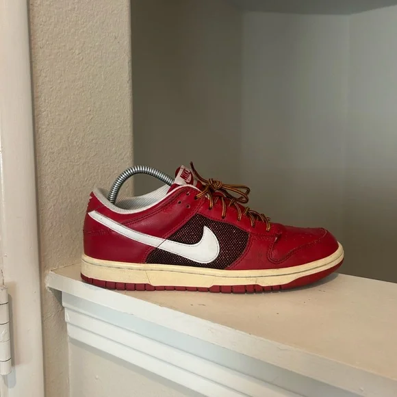 Women's Nike Dunk Low Cl 2009 Cherry Red 317815-612 Wmns 9 - Picture 2 of 9